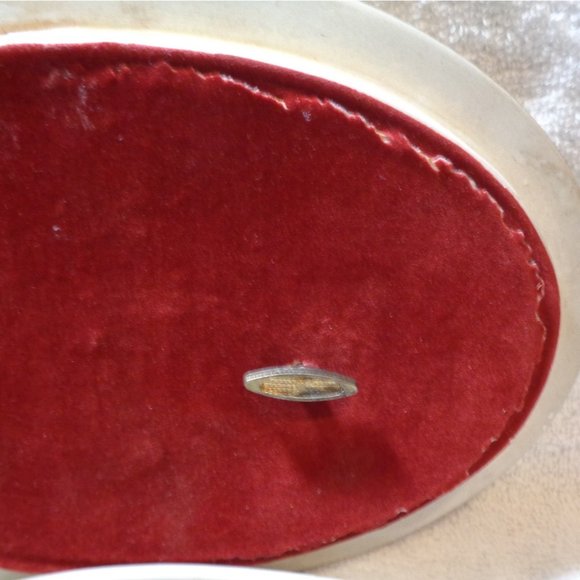 **Gorgeous Floral Music Dish - Picture 3 of 5